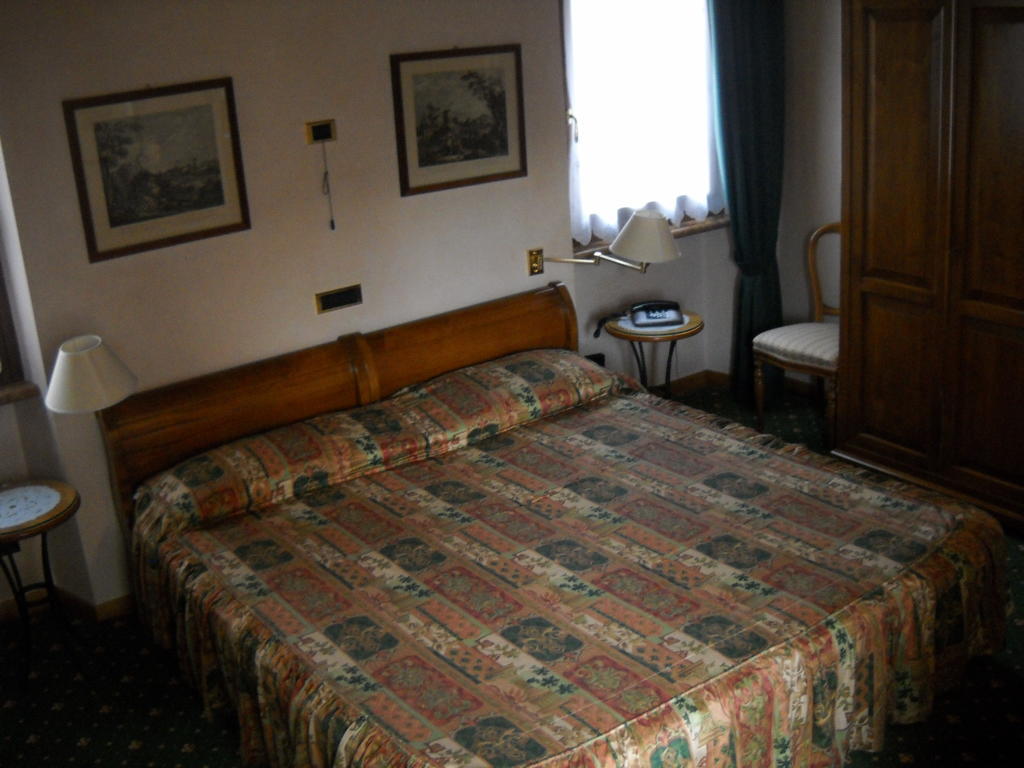 Hotel Faccioli Valeggio sul Mincio Zimmer foto